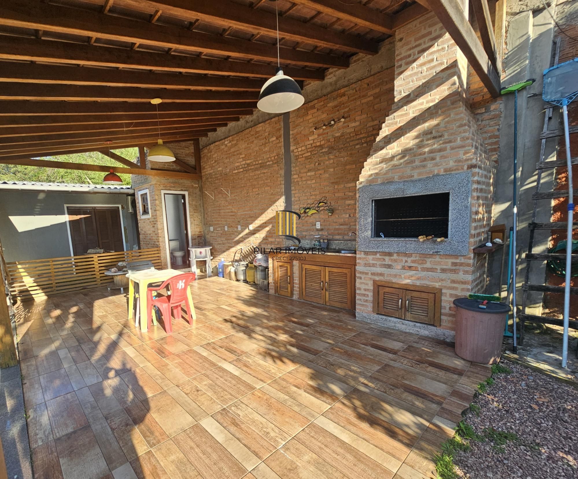 Casa para Venda - 79.22m² 2 dormitórios, + casa de 1 dormitório nos fundos, piscina e quiosque com churrasqueira - Espirito Santo