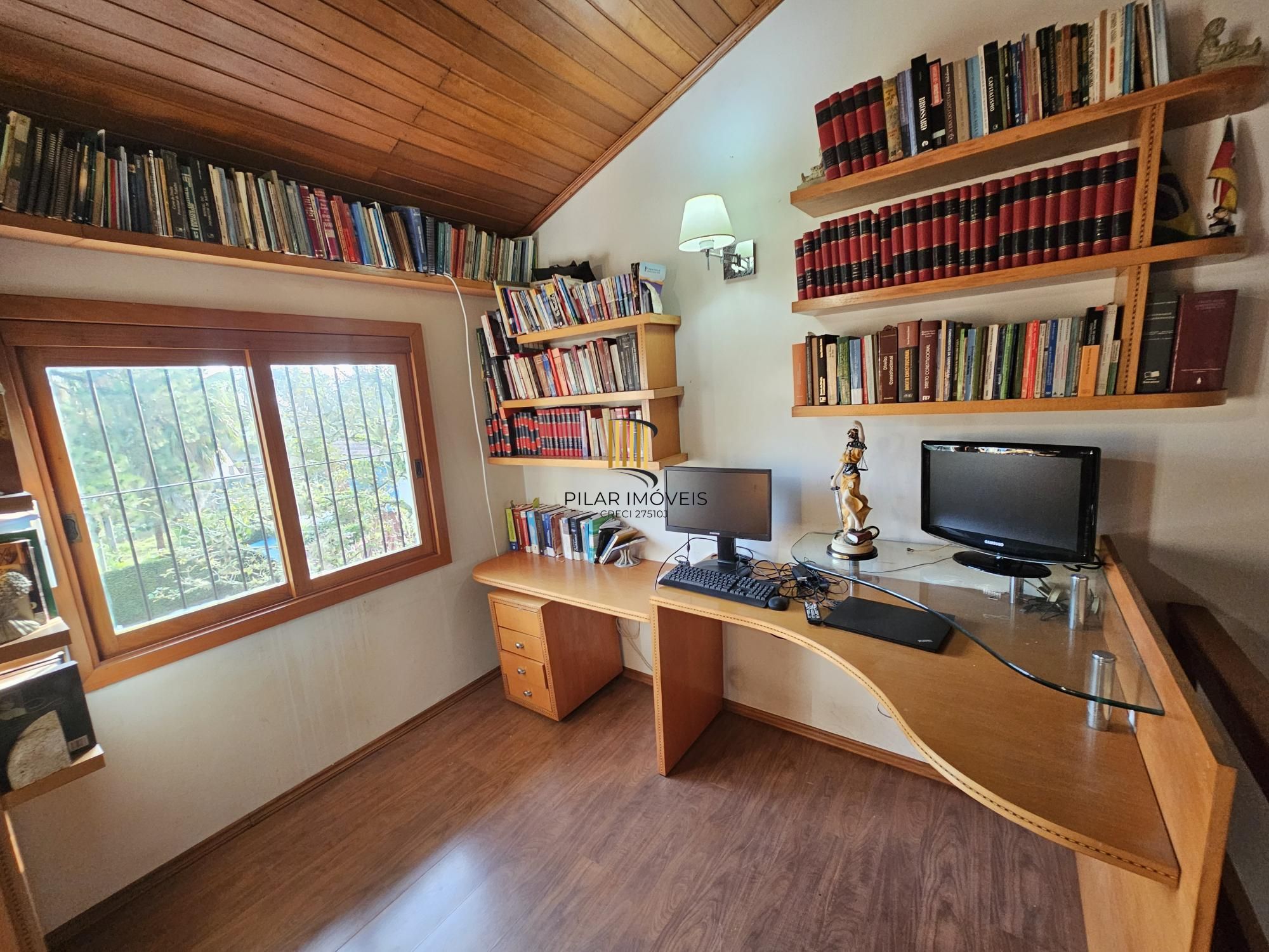Casa 3 dormitórios + sótão em condomínio Jardim Isabel bairro Ipanema !