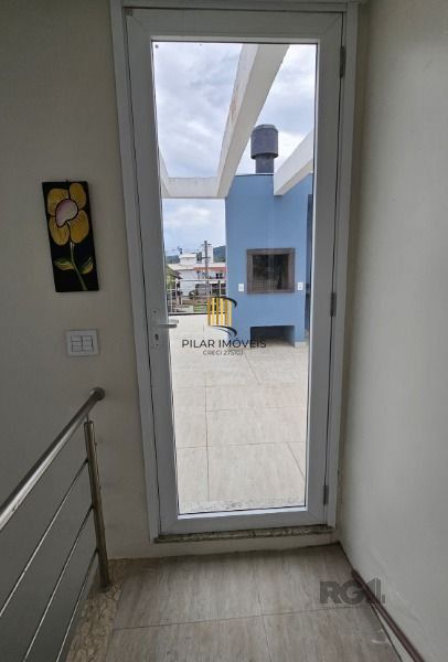 Casa em Porto Alegre, no bairro Hípica, com 3 dormitório(s), e 3 banheiros, à venda.