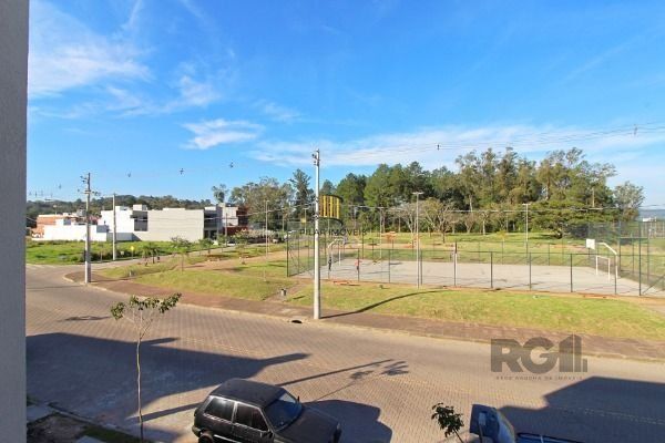 Casa em Porto Alegre, no bairro Hípica, com 3 dormitório(s), e 3 banheiros, à venda.
