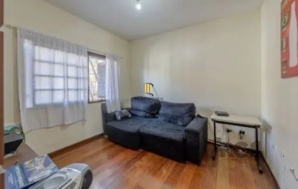 Casa em Porto Alegre, no bairro Aberta dos Morros, com 4 dormitório(s), e 4 banheiros, à venda.