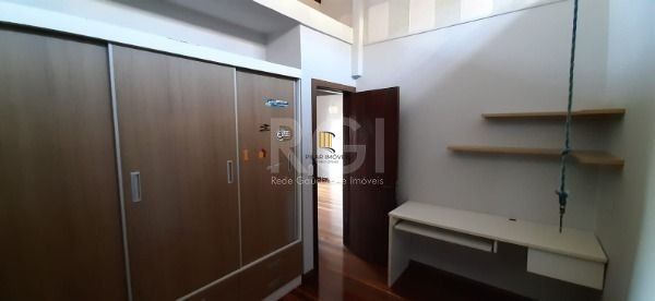 Sobrado para Venda - 246.69m², 3 dormitórios, sendo 1 suites, 2 vagas - Vila Nova