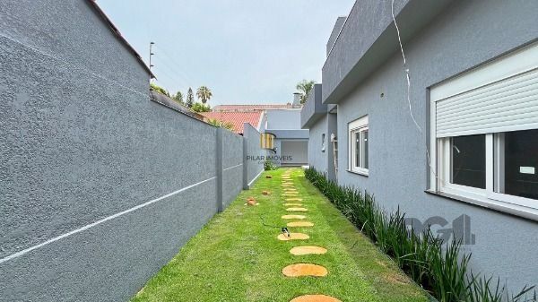 Casa em Porto Alegre, no bairro Ipanema, com 3 dormitório(s), à venda.