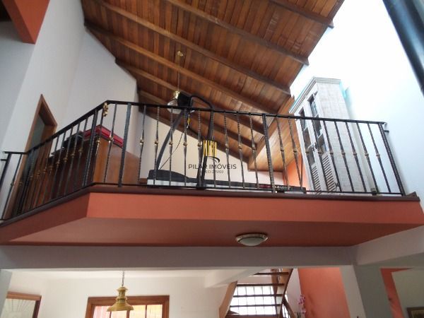 Casa para Venda - 287m², 4 dormitórios, sendo 1 suites, 4 vagas - Tristeza