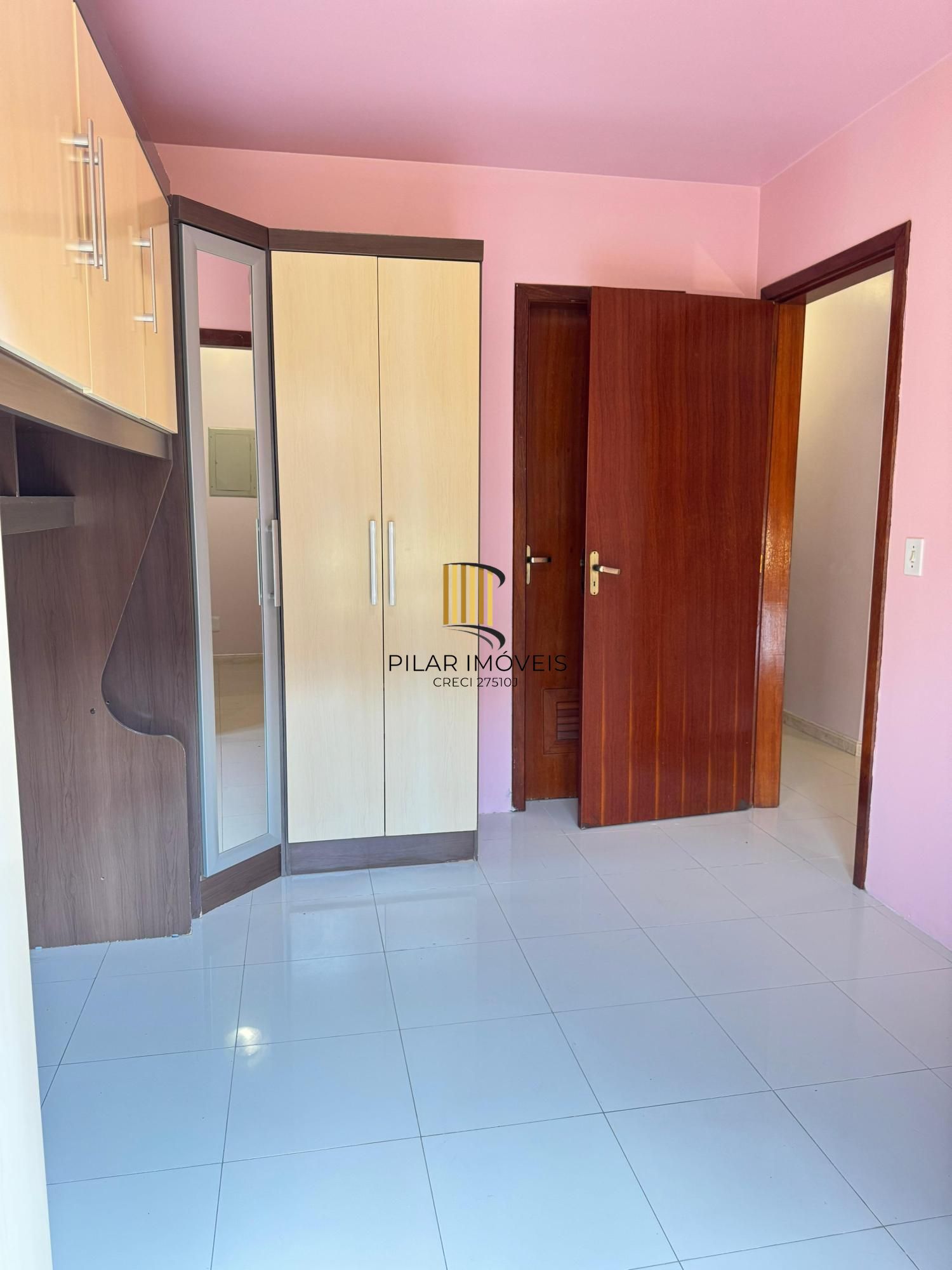 No bairro Serraria, casa em condomínio com 3 dormitórios