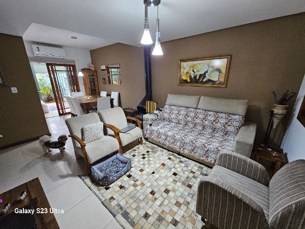 Casa Condominio em Porto Alegre, no bairro Ipanema, com 3 dormitório(s), e 3 banheiros, à venda.