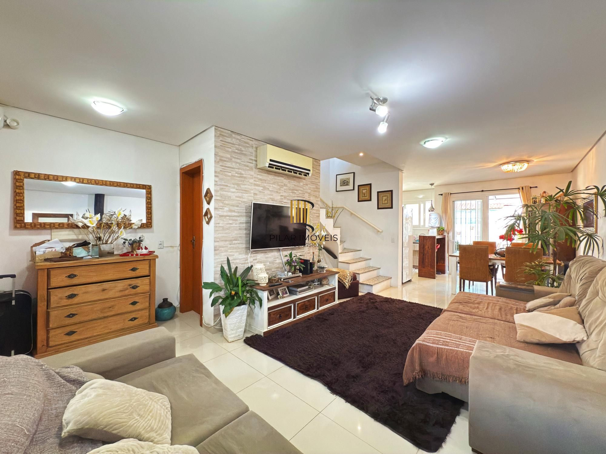 Casa para Venda - 138m², 3 dormitórios, sendo 1 suites, 2 vagas - Hípica