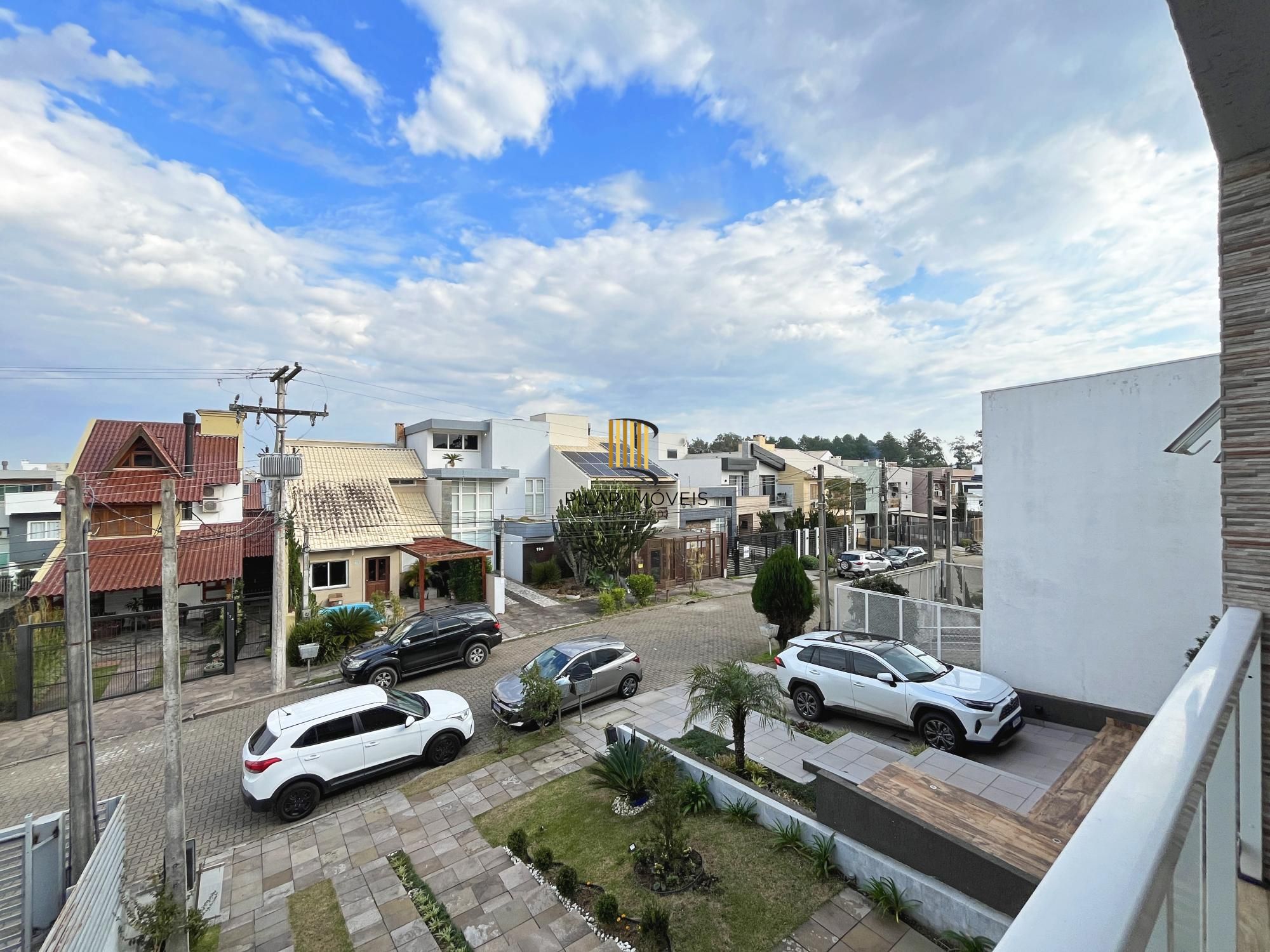 Casa 4 dormitórios no bairro Hípica