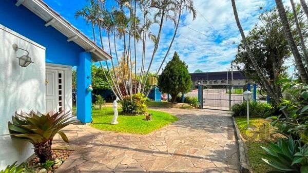 Casa em Porto Alegre, no bairro Ipanema, com 3 dormitório(s), à venda.