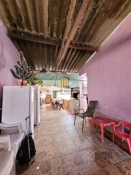 Casa em Porto Alegre, no bairro Restinga, com 5 dormitório(s), e 5 banheiros, à venda.