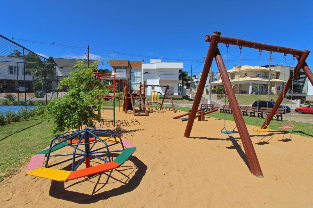 Casa de Condomínio 3 dormitórios no bairro Hípica