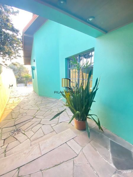 Casa para Venda - 301m², 4 dormitórios, sendo 1 suites, 2 vagas - Bom Jesus