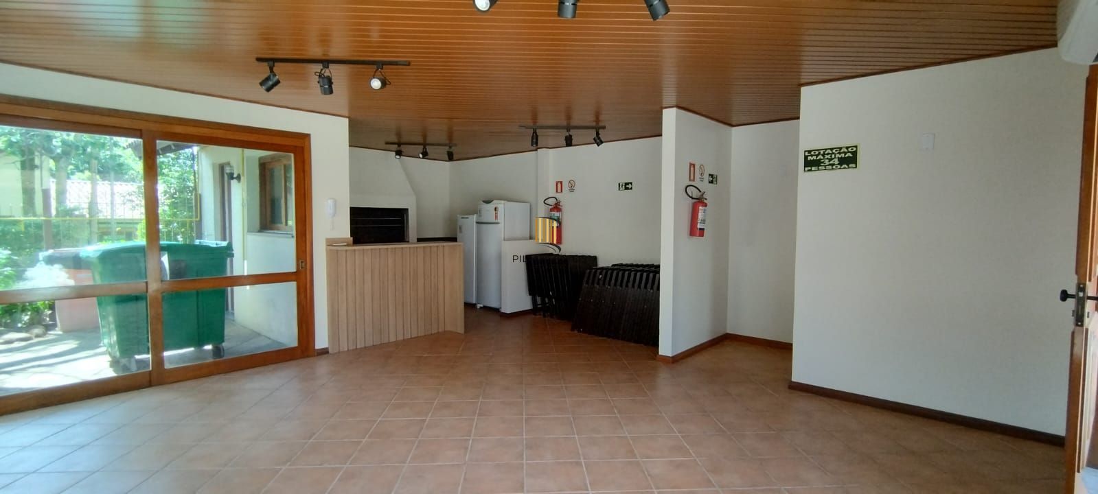 Linda Residência com 3 dormitórios sendo 1 suíte no Jardim Isabel.