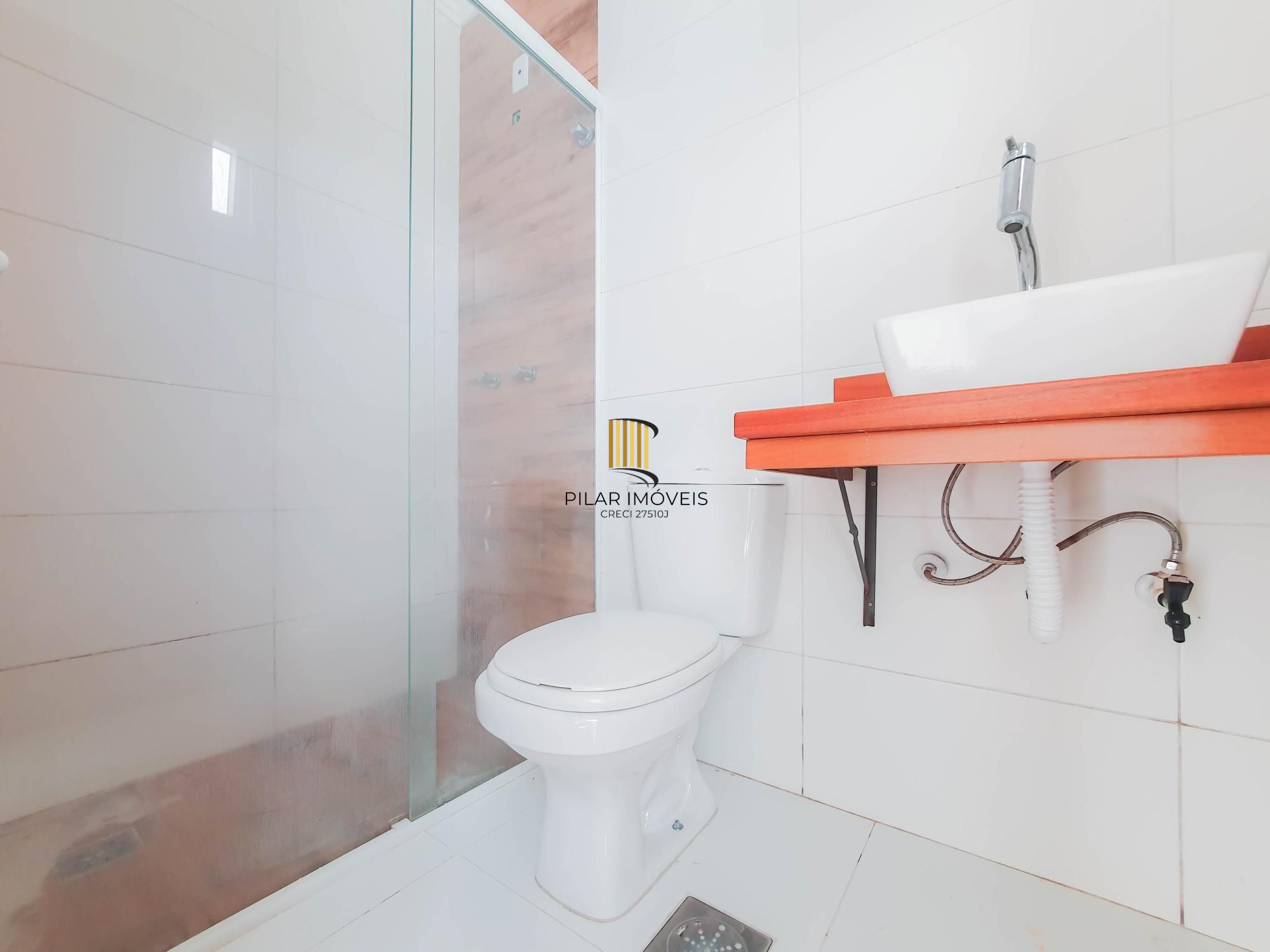 Casa 3 dormitórios no bairro Guarujá