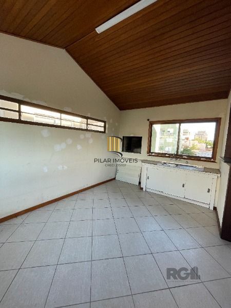Casa 6 dormitórios no bairro Cristal