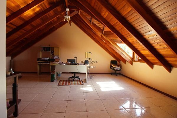 Casa Condominio em Porto Alegre, no bairro Espírito Santo, com 3 dormitório(s), e 3 banheiros, à venda.