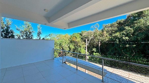 Casa Condominio em Porto Alegre, no bairro Hípica, com 3 dormitório(s), e 3 banheiros, à venda.