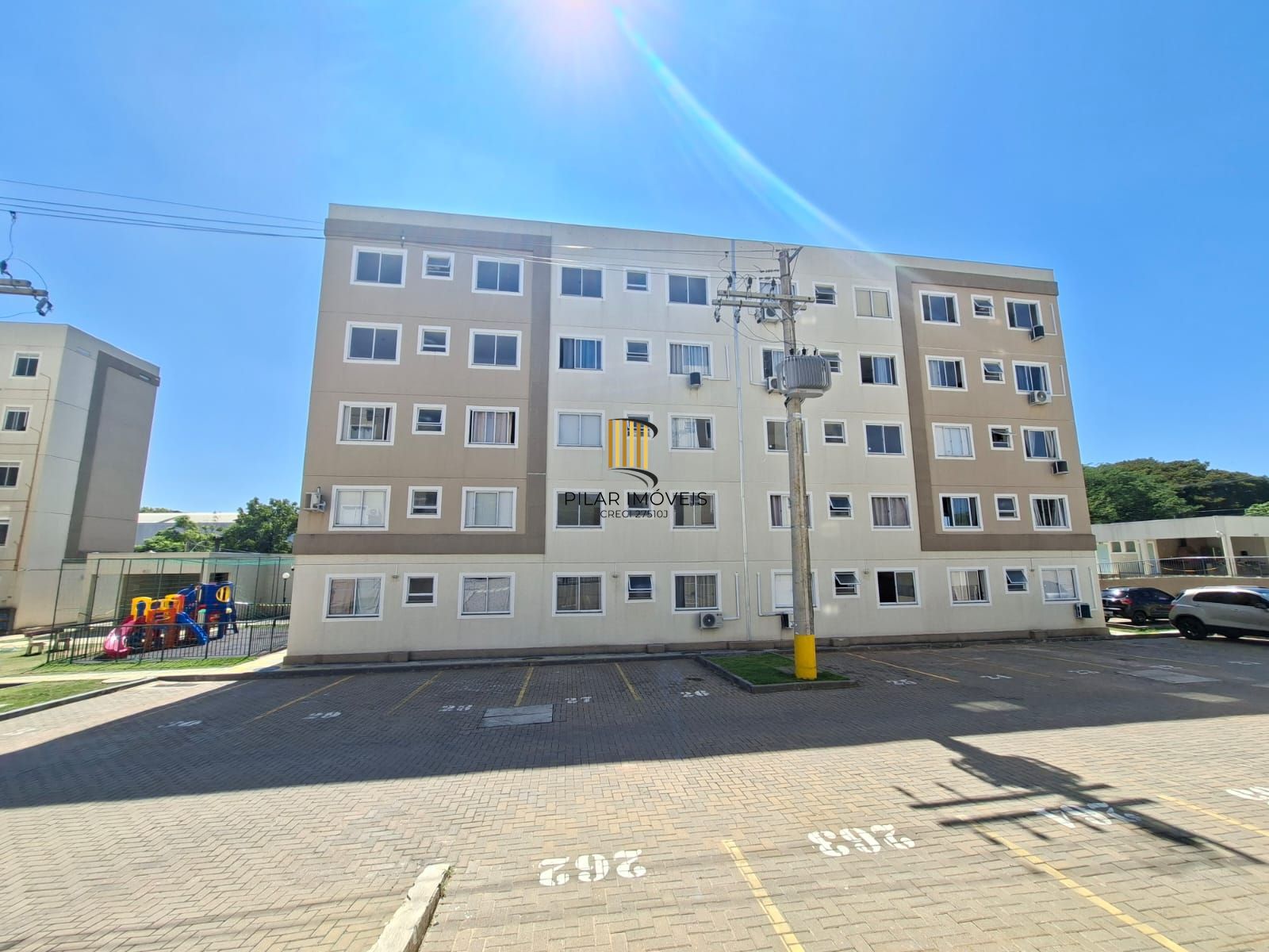 Apartamento de 02 dormitorios com vaga de garagem no bairro Cavalhada- VENDA!!