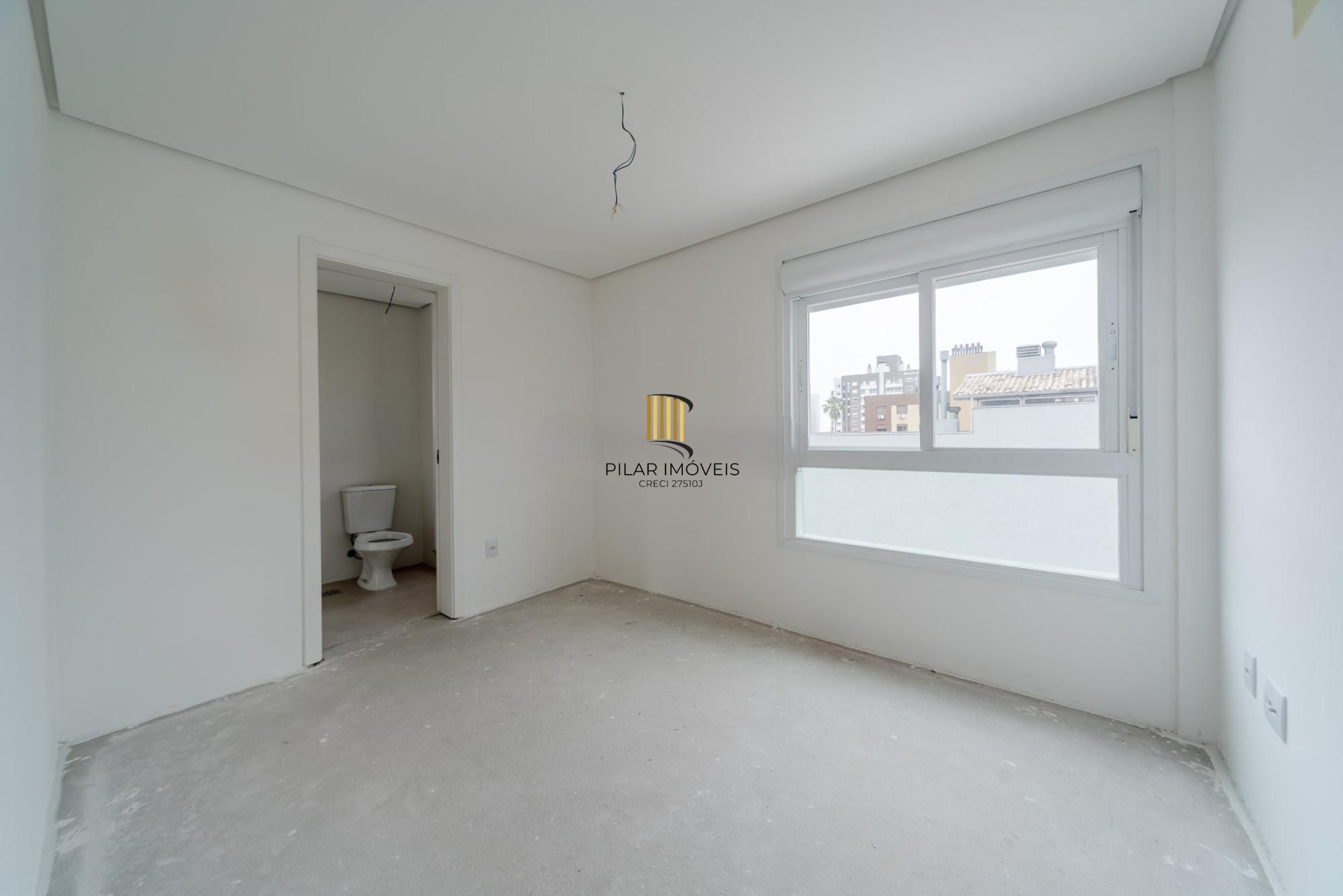 Excelente apartamento de 110m² de área privativa, 3 dormitórios, 2 vagas, no coração do bairro Menino Deus.