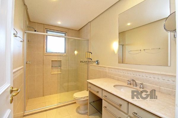 Casa no Jardim do Sol com 4D, sendo 2 suítes e 4 vagas de garagem