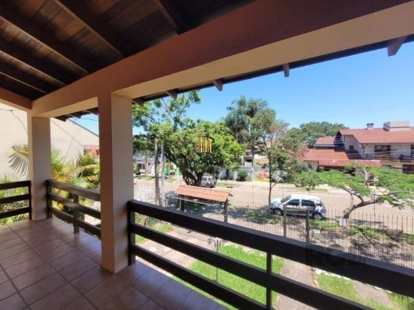 Casa 5 dormitórios no bairro Aberta dos Morros