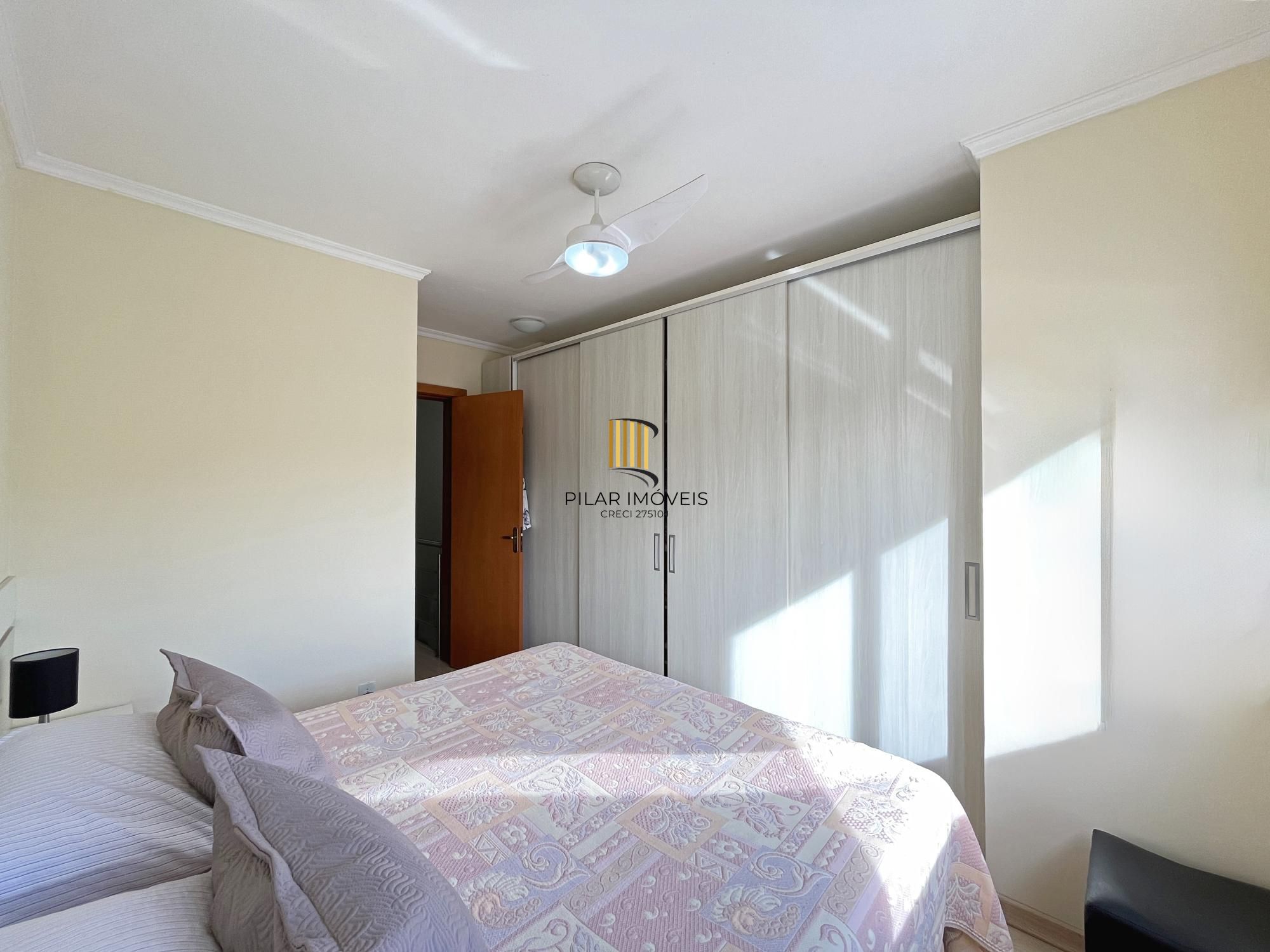 Casa 2 dormitórios no bairro Hípica