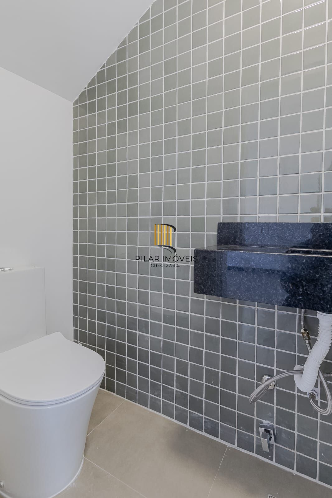 Casa 3 dormitórios no bairro Ipanema