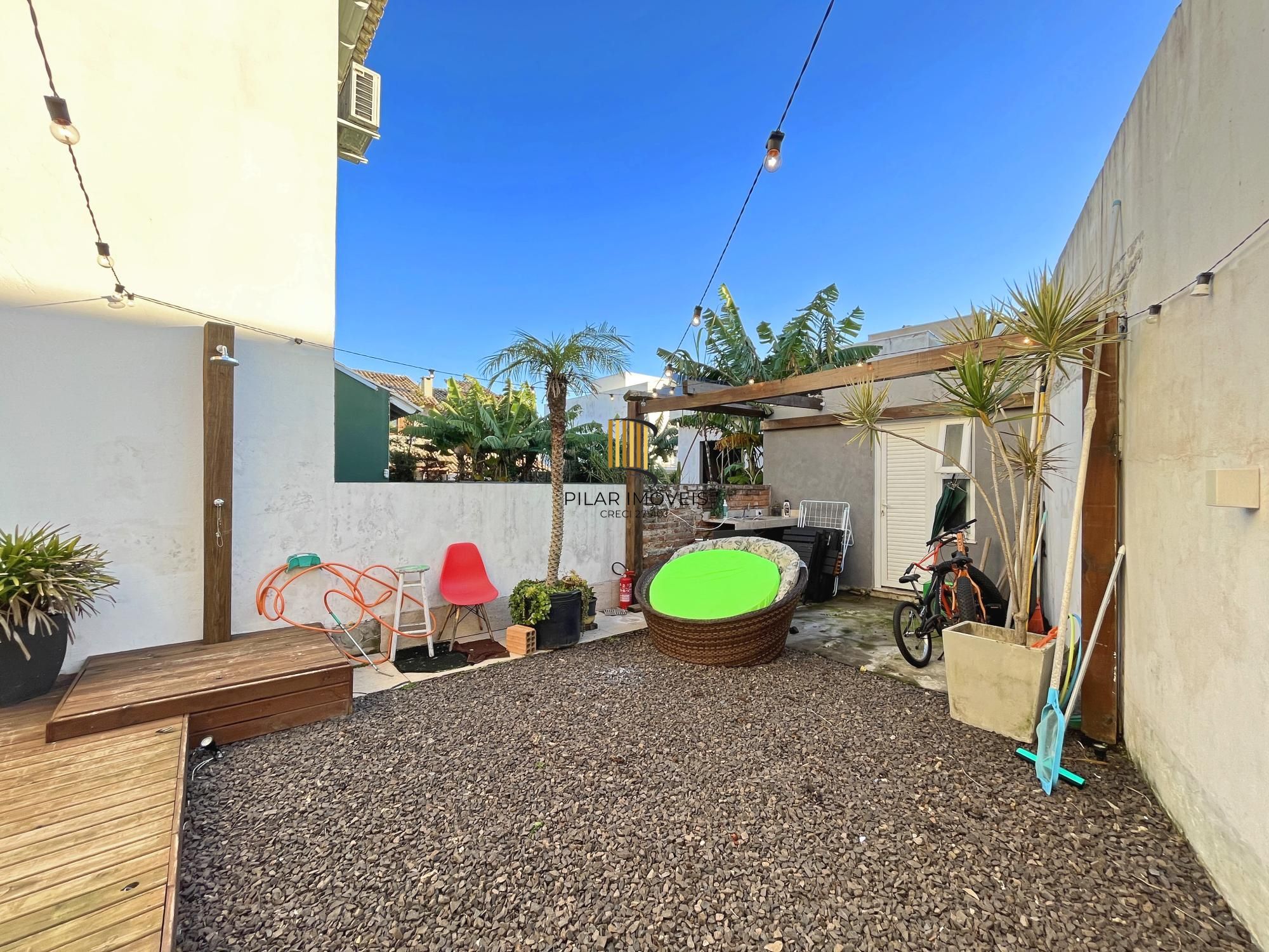 Casa 4 dormitórios no bairro Hípica