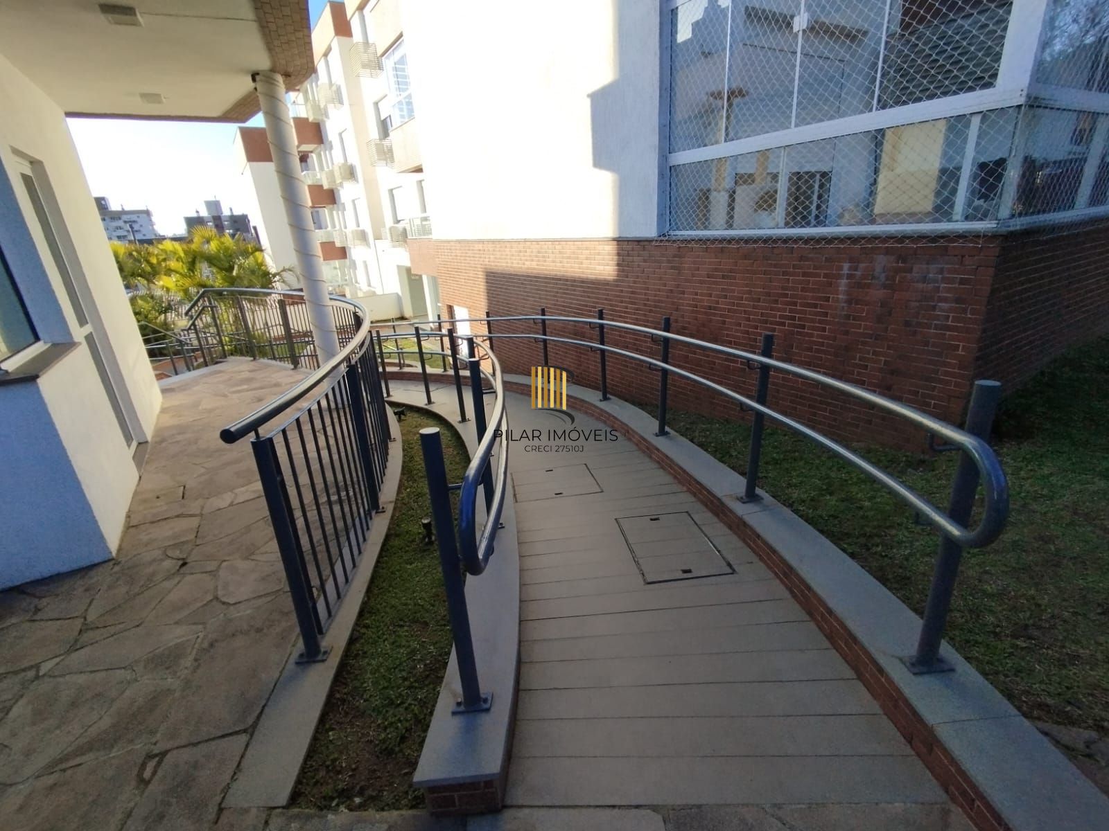 Apartamento, 2 quartos, com 01 suíte, bem localizado, bairro Tristeza.