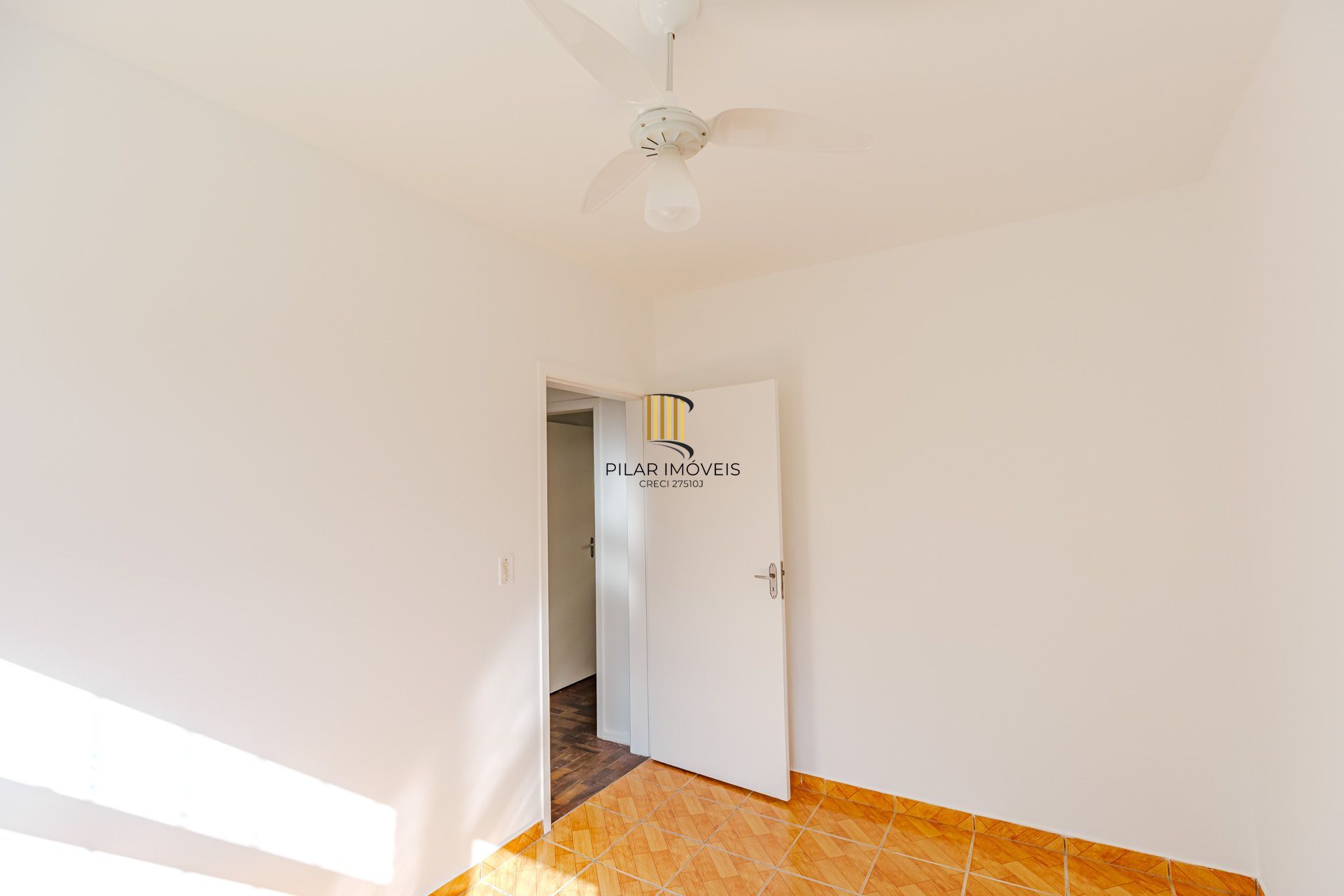 Apartamento com 2 dormitórios no Bairro Camaquã.