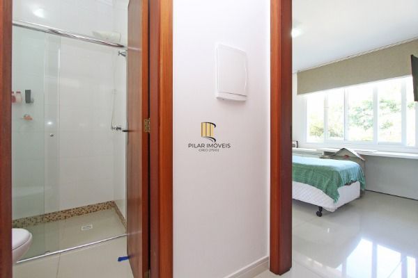 Casa para Venda - 236m², 5 dormitórios, sendo 4 suites, 2 vagas - Lagos De Nova Ipanema