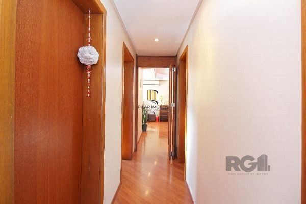 Apartamento em Porto Alegre, no bairro Nonoai, com 3 dormitório(s), e 3 banheiros, à venda.
