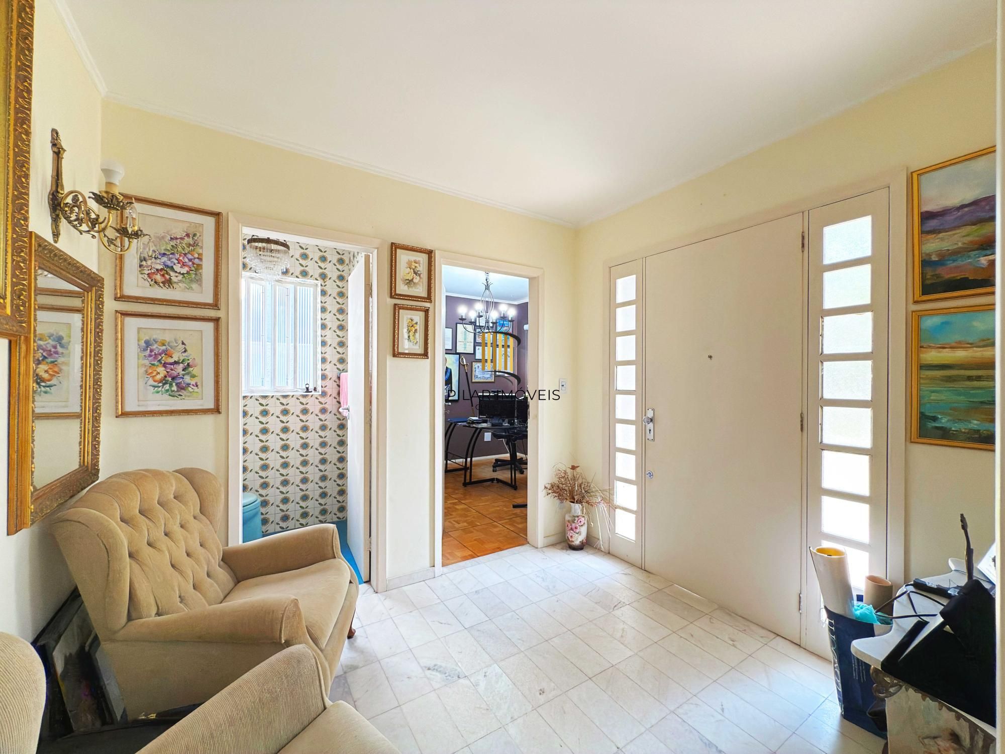 Casa Térrea com Piscina e 3 Dormitórios – Coração de Ipanema