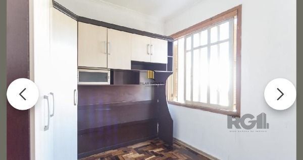 Apartamento em Porto Alegre, no bairro Santo Antônio, à venda.