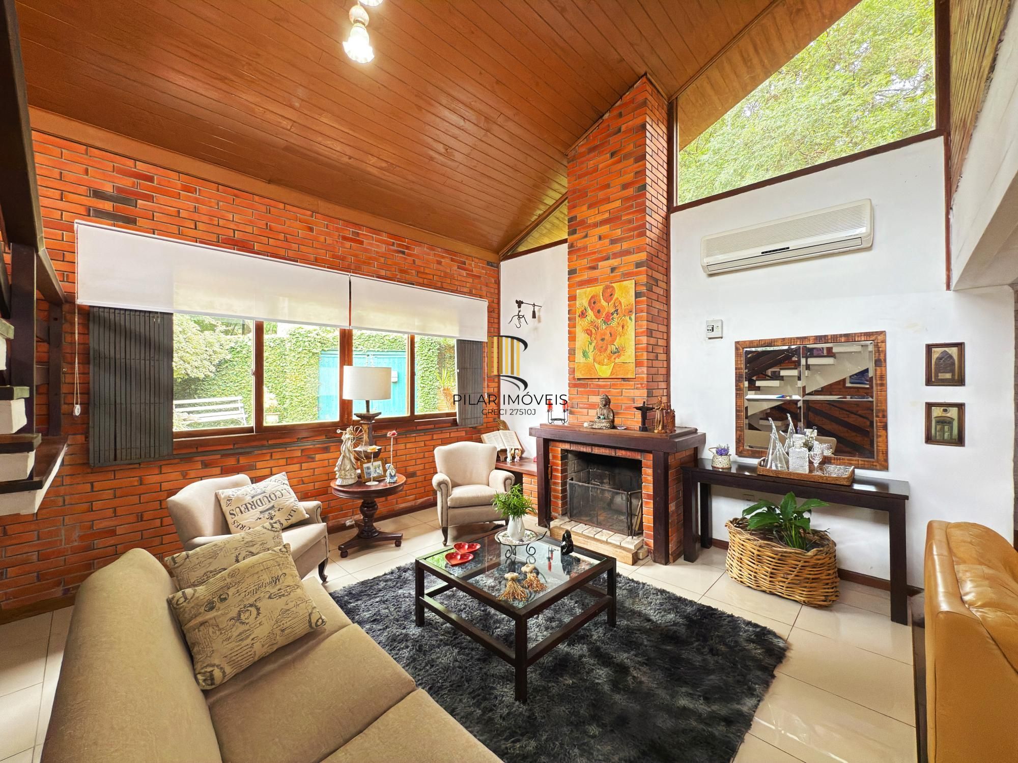 Casa 5 dormitórios no bairro Jardim Isabel