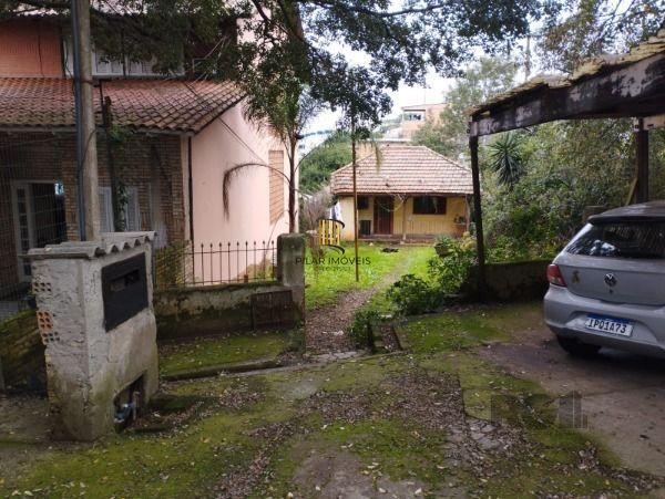 Terreno em Porto Alegre, no bairro Santa Tereza, à venda.