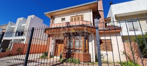 Casa para Venda - 239m², 5 dormitórios, sendo 1 suites, 4 vagas - Hípica - Pilar Imóveis