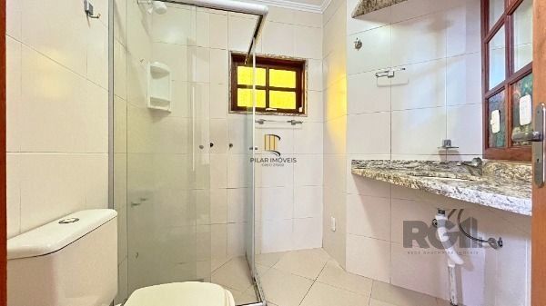 Casa para Venda - 144m², 2 dormitórios, 2 vagas - Lomba do Pinheiro