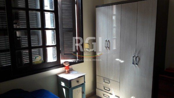 Casa para Venda - 190m², 3 dormitórios, sendo 1 suites, 2 vagas - Cavalhada