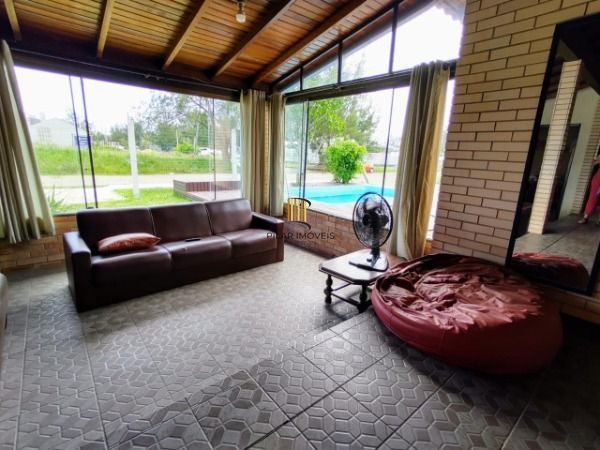 Casa 5 dormitórios no bairro Zona Norte