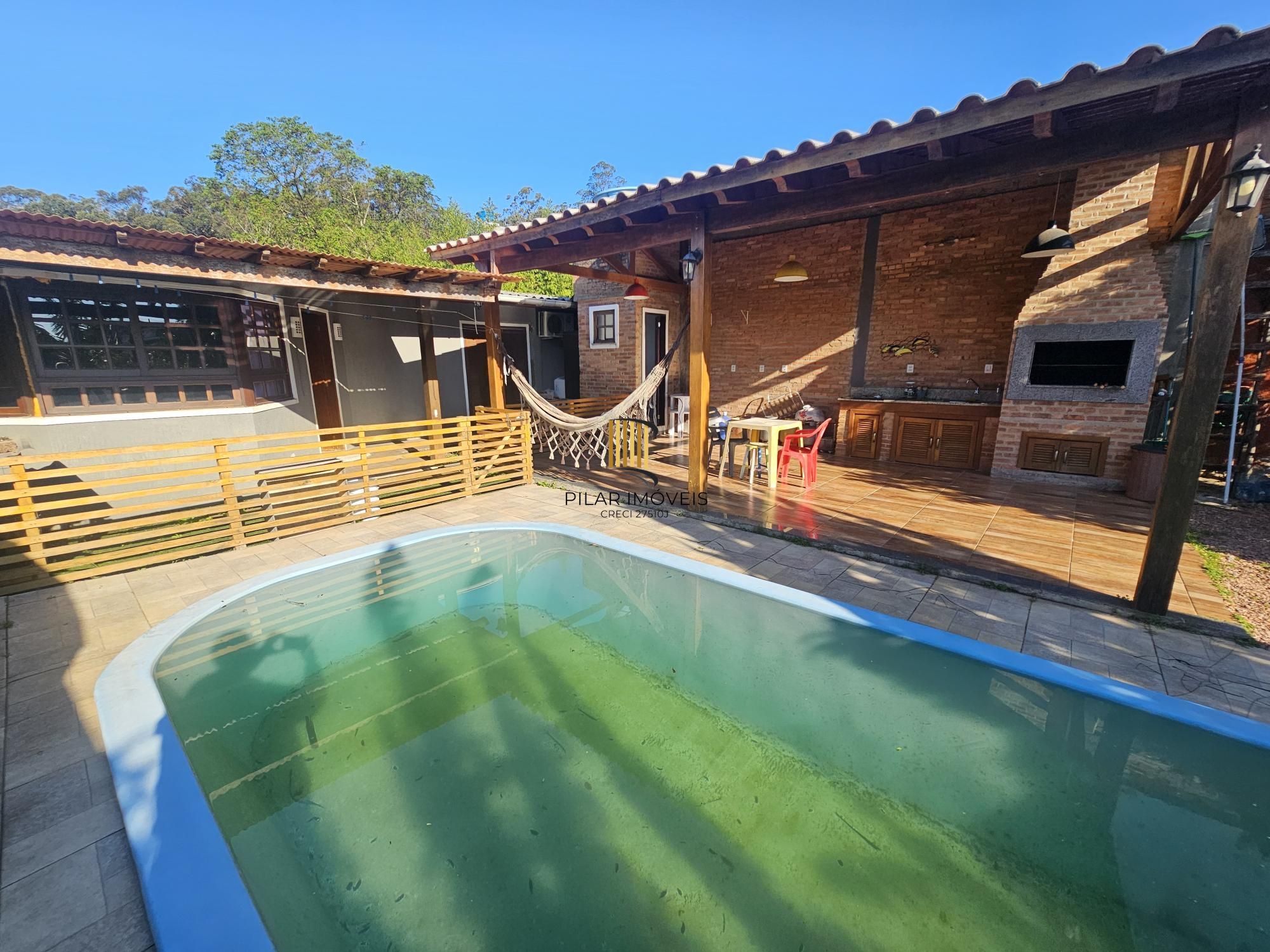 Casa para Venda - 79.22m² 2 dormitórios, + casa de 1 dormitório nos fundos, piscina e quiosque com churrasqueira - Espirito Santo
