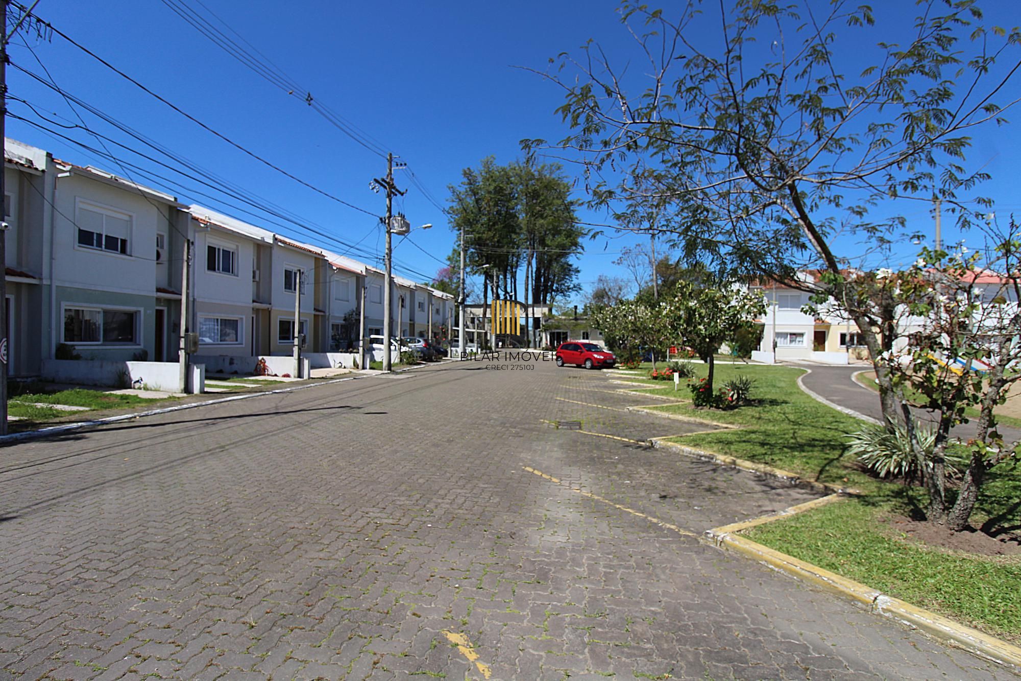 Casa em condomínio em Porto Alegre, no bairro Hípica, com 3 dormitório(s)