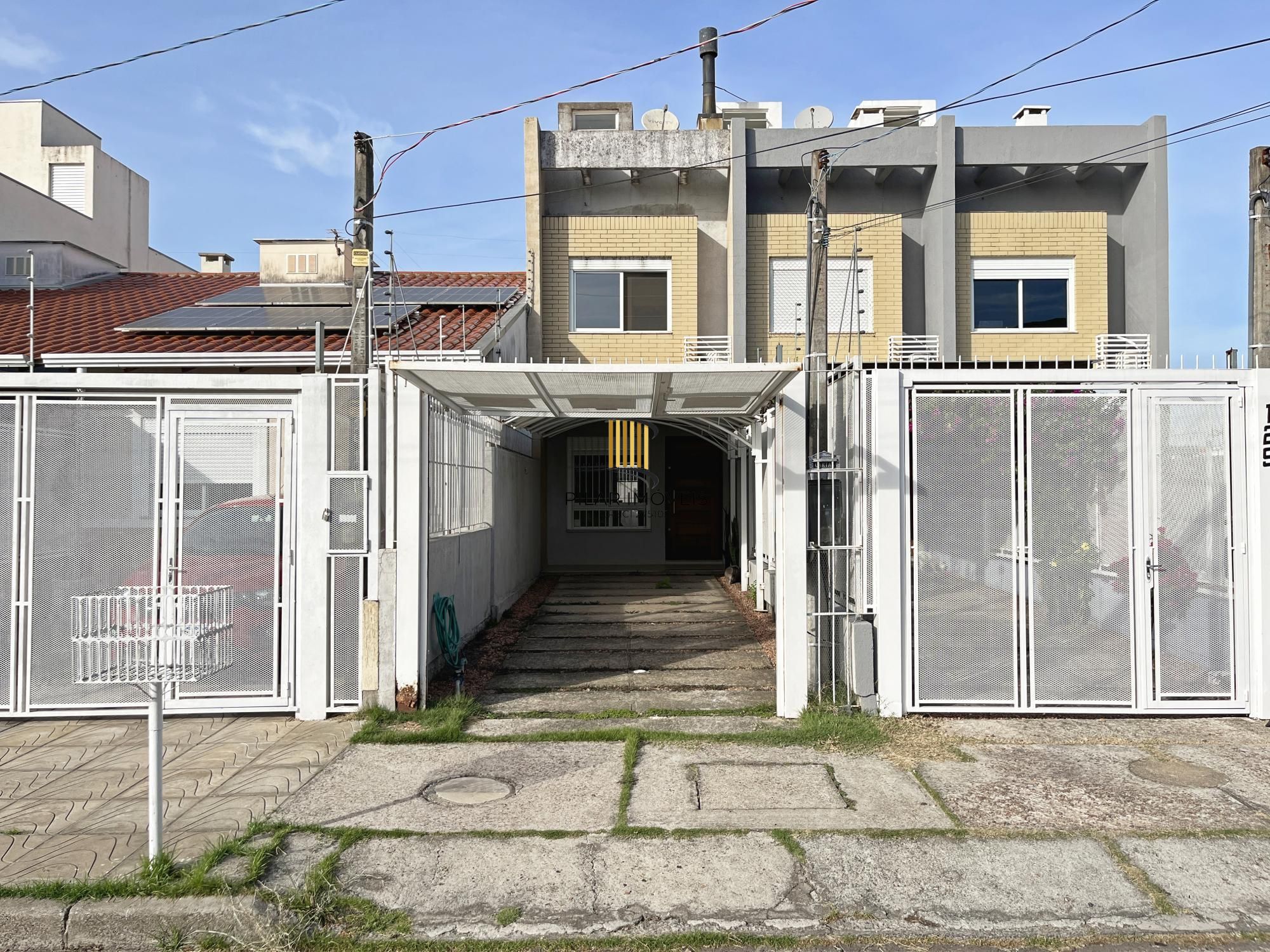 Casa 2 dormitórios no bairro Hípica