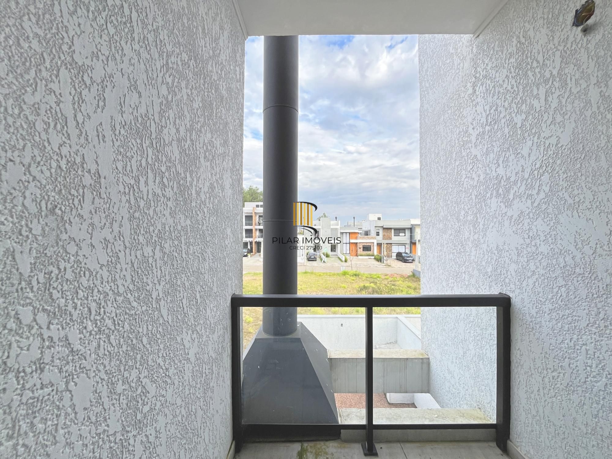 Casa em Porto Alegre, no bairro Hípica, com 2 dormitório(s), e 2 banheiros, à venda.