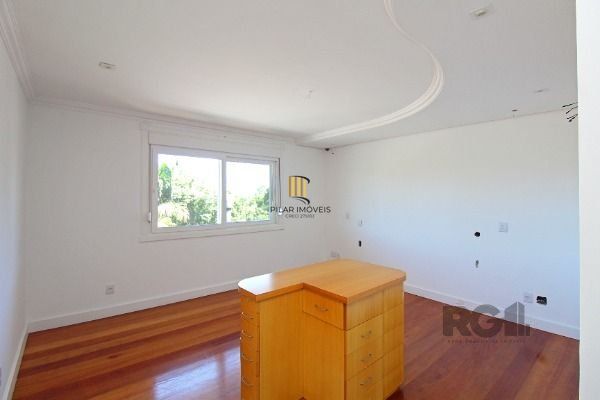 Casa no Jardim do Sol com 4D, sendo 2 suítes e 4 vagas de garagem