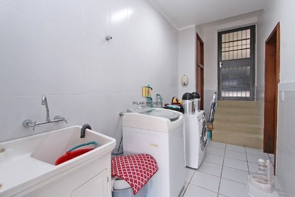 Casa para Venda - 287.96m², 4 dormitórios, sendo 1 suites, 4 vagas - Imperial Parque