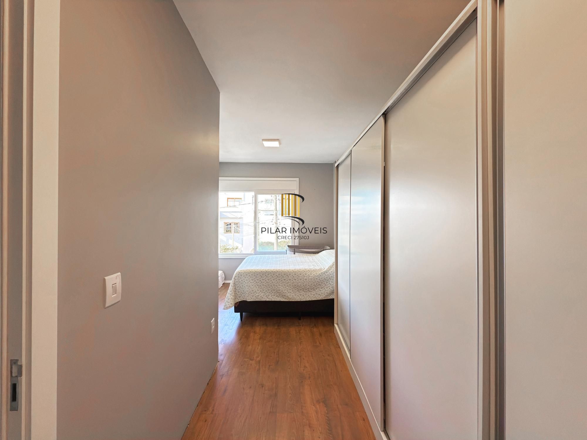 Casa moderna com 3 dormitórios com pátio grande e vista para o Rio Guaíba!