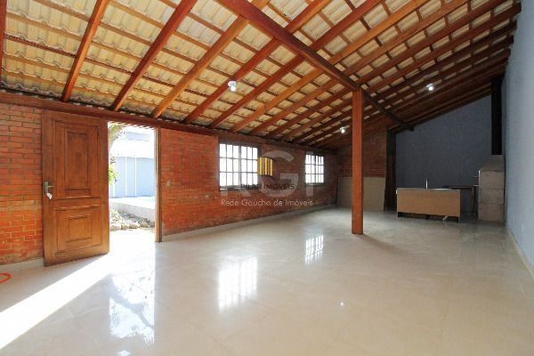 Casa para Venda - 101m², 3 dormitórios, sendo 1 suites, 3 vagas - Guarujá
