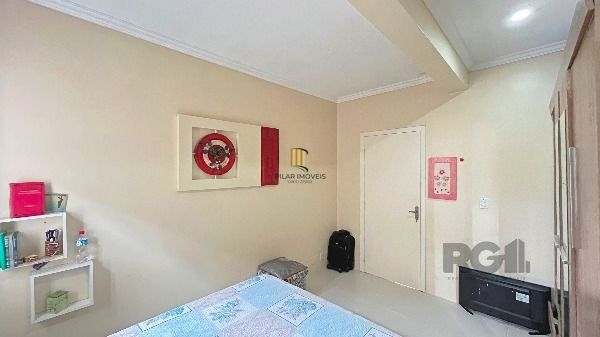 Casa em Porto Alegre, no bairro Hípica, com 2 dormitório(s), e 2 banheiros, à venda.
