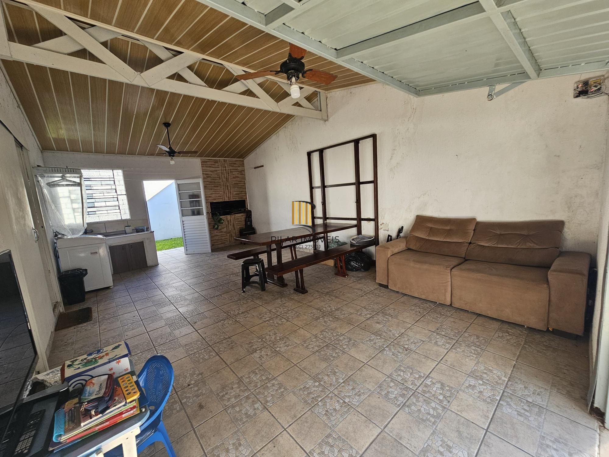 Casa com piscina terreno 10x30 zona sul de Porto Alegre